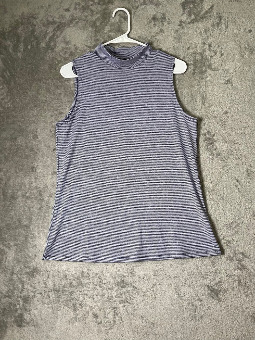 Ruby Ribbon L Gray Mock Neck Sleeveless Tunic Top Striped Stretch Minimalist
